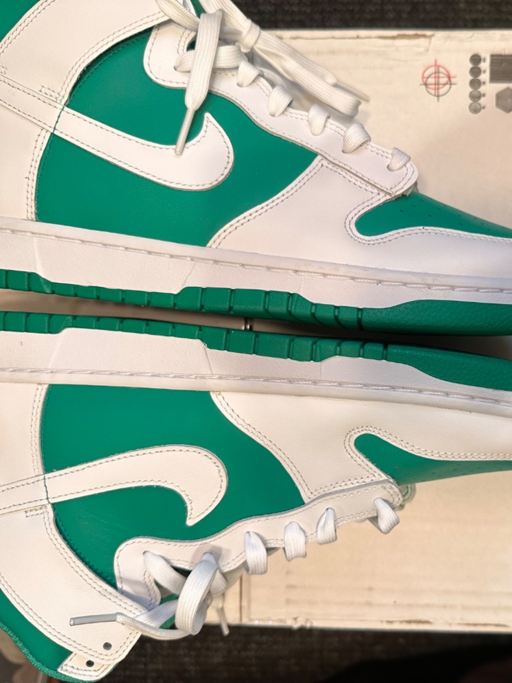 Nike Dunk High 'Stadium Green' features a vibrant leather upper with crisp white - Picture 4 of 4